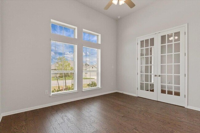 Building Photo - 271 Eclipse Dr