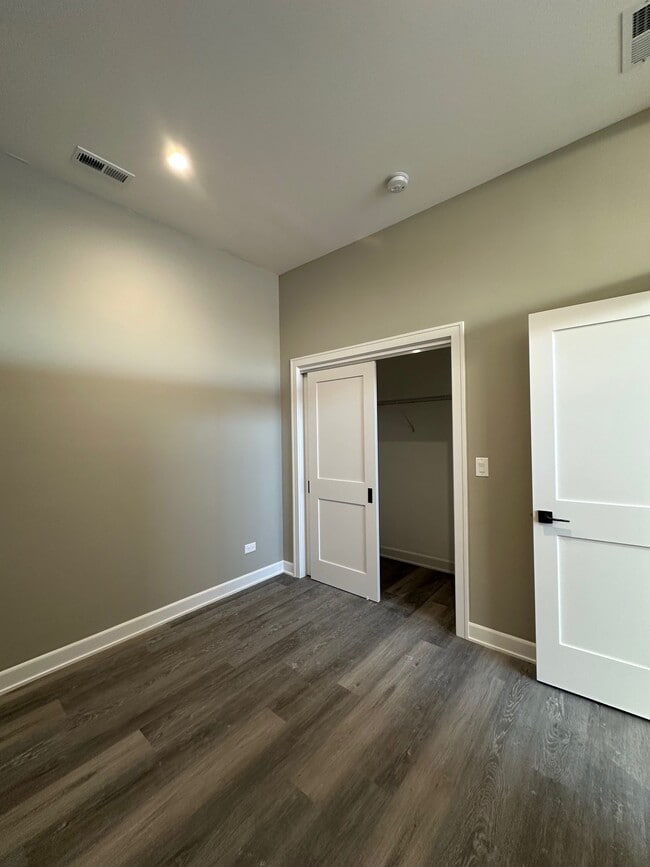 Building Photo - 5912 N Nashotah Ave