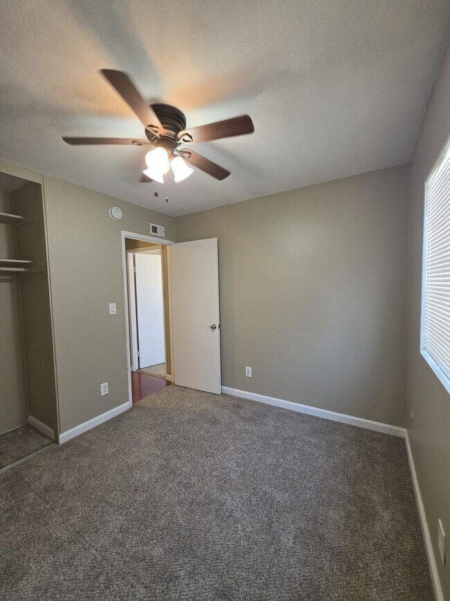 Building Photo - Beautiful 3 bedroom 2 bath Home in Imperial Beach