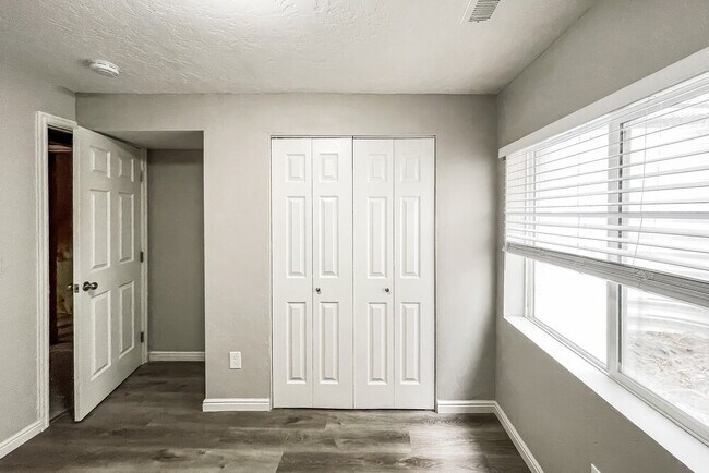 Building Photo - 2192 Cedar Trails Way N