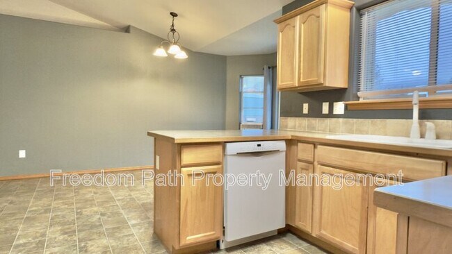 Building Photo - 1181 Elderberry Cir
