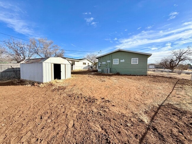 Building Photo - 3701 Spruce Ave