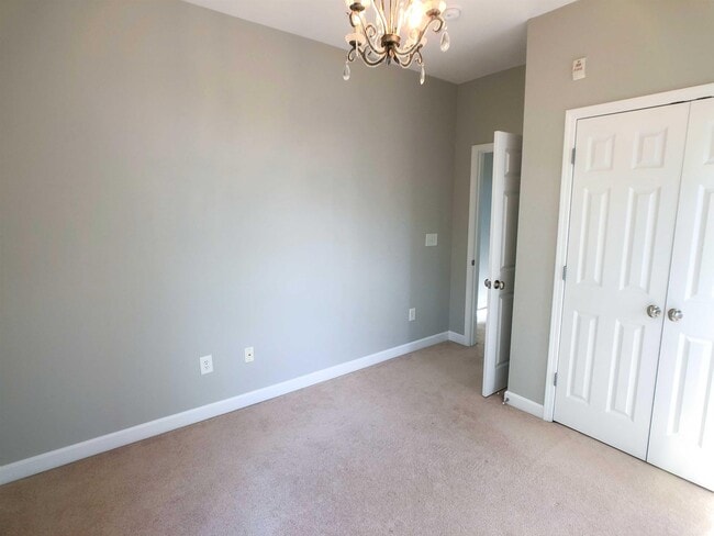 Building Photo - 2834 Howard Ave