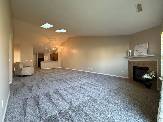 Building Photo - Black Hills Dr.