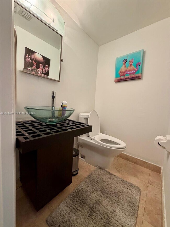 Building Photo - 3225 Bird Ave