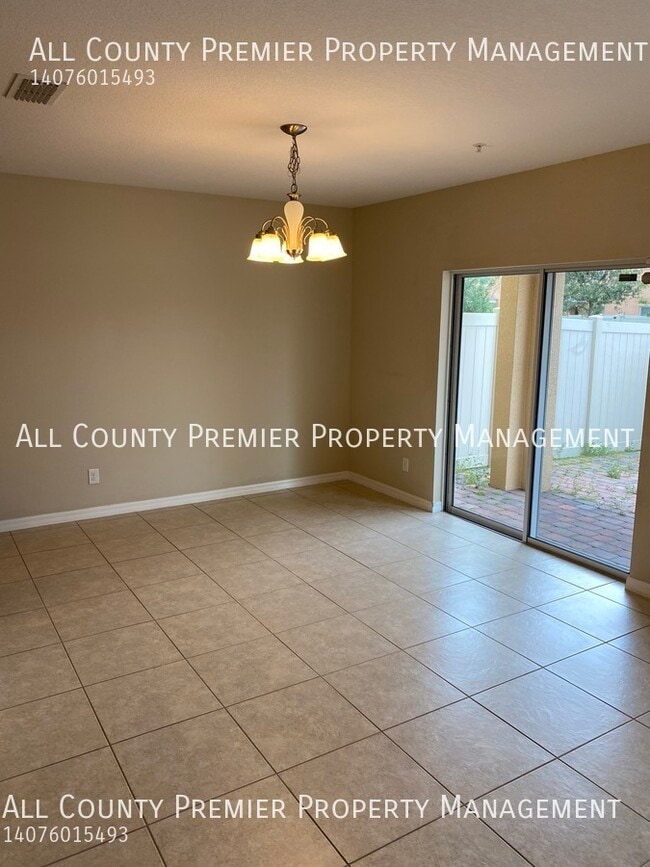 Building Photo - 2079 Bent Grass Ave