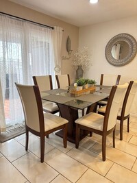 Building Photo - 2 Bed | 1 Bath | In-unit Laundry | Private...