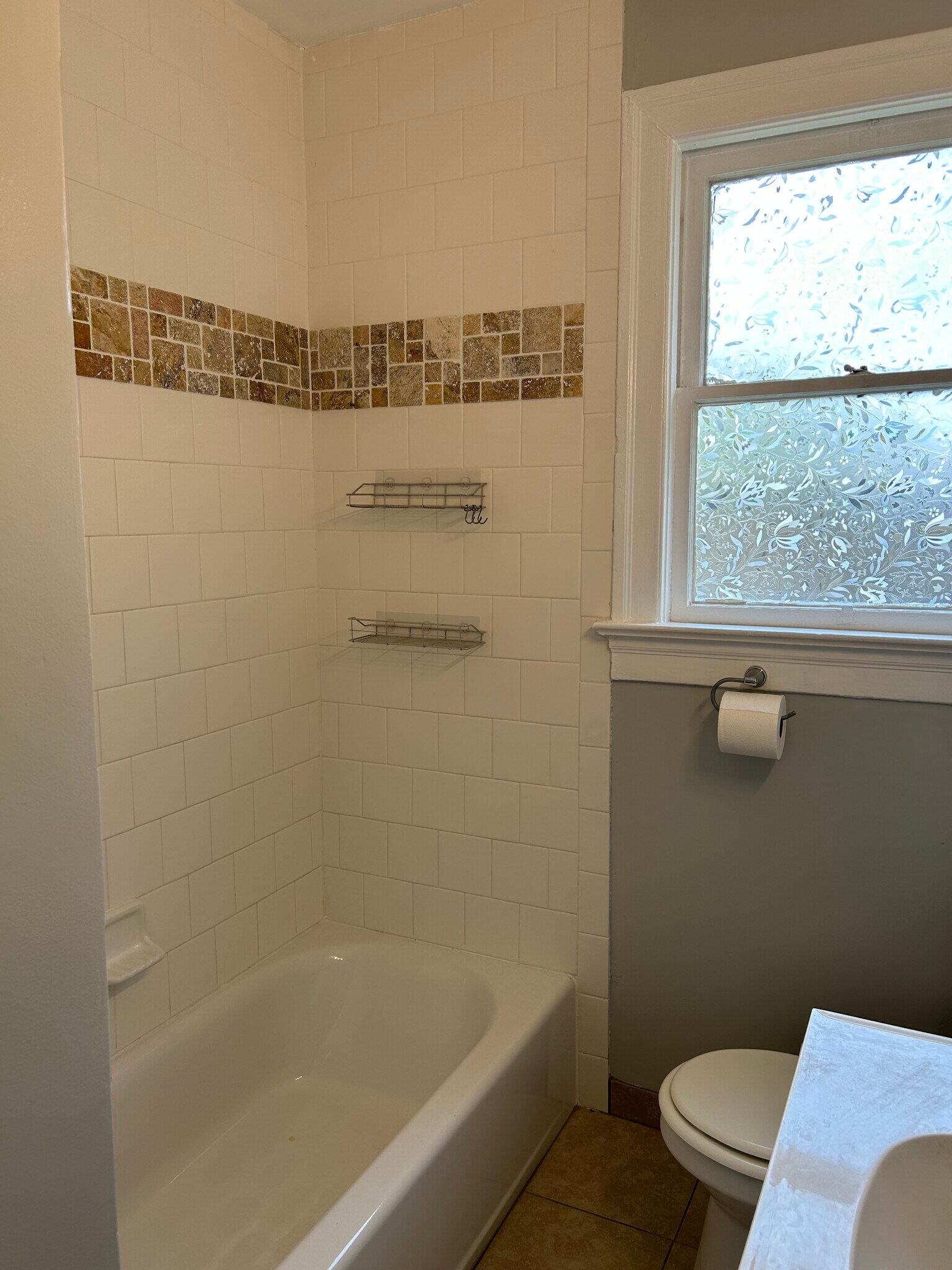 Building Photo - 768 Acosta St