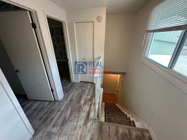 Building Photo - 2840 S Kenton Ct