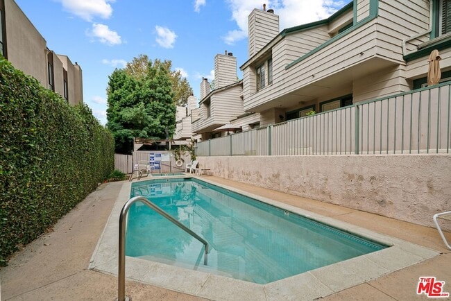 Building Photo - 7904 Topanga Canyon Blvd