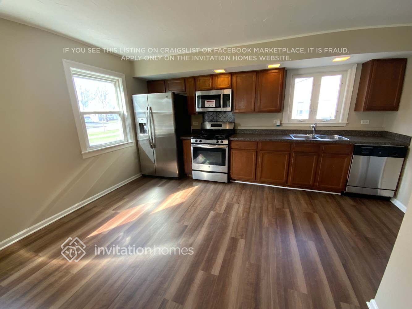 Building Photo - 642 E Le Moyne Ave