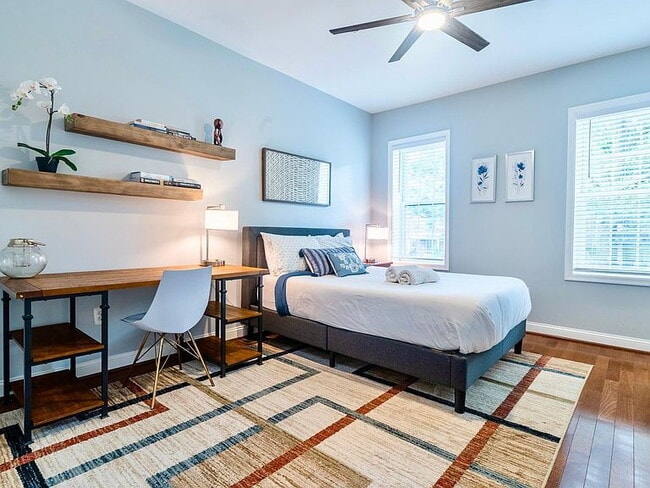 Building Photo - "Spacious 3-Bed, 3-Bath Urban Retreat in Vibrant Washington, DC Neighborhood!"