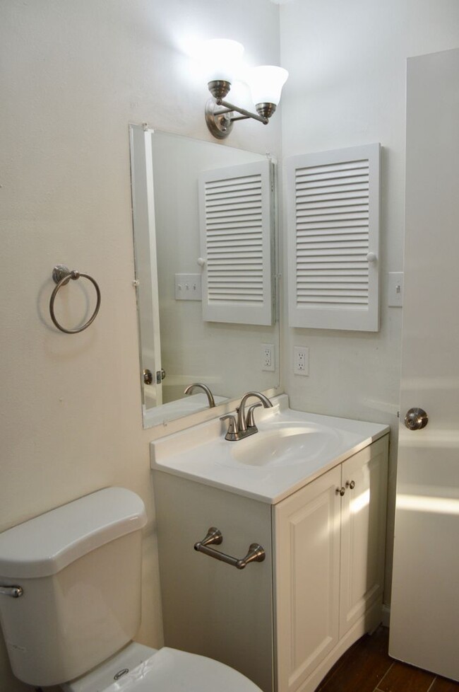 Building Photo - Remodeled 3 bed 2 bath home off Nacogdoches!