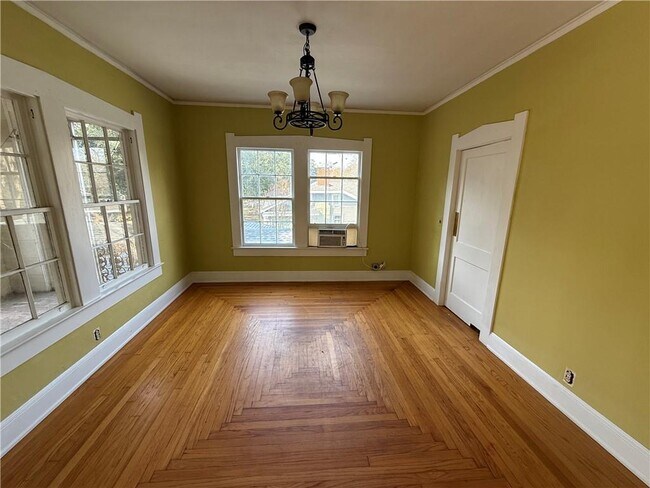 Building Photo - 1910 Myrtle Ave