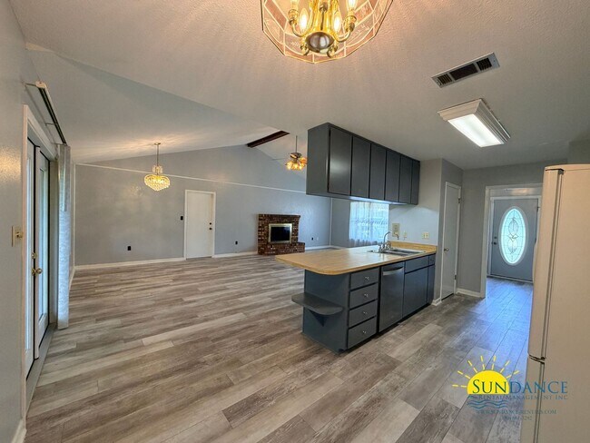Building Photo - Comfortable 3BR Home in Fort Walton Beach Near Hurlburt Field & Eglin AFB!