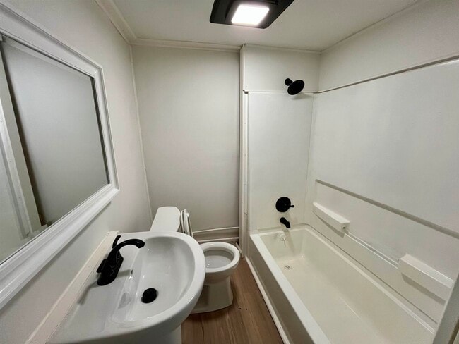 Building Photo - 500 Ridge St