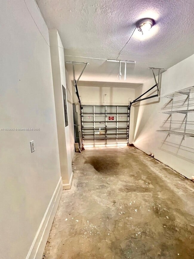 Building Photo - 14505 SW 158th Pl