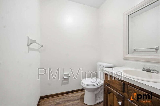 Building Photo - 705 Mill Landing Rd