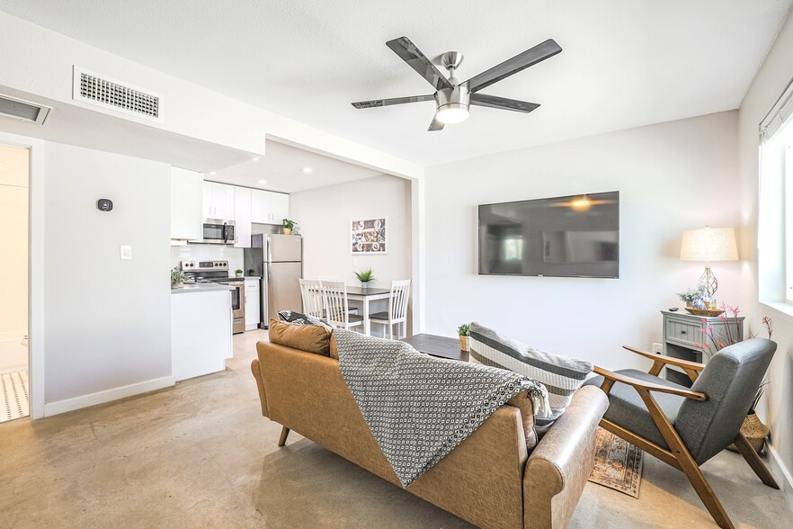 Living room - Kitchen - 2821 E Turney Ave