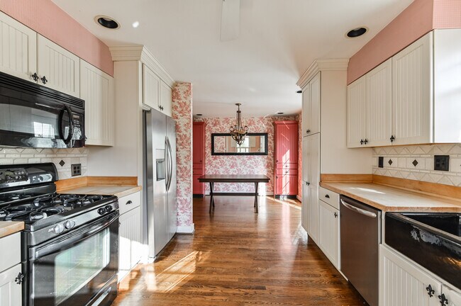 Building Photo - 511 Cannons Ln