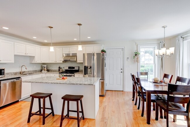 Building Photo - 3 Hawthorne St