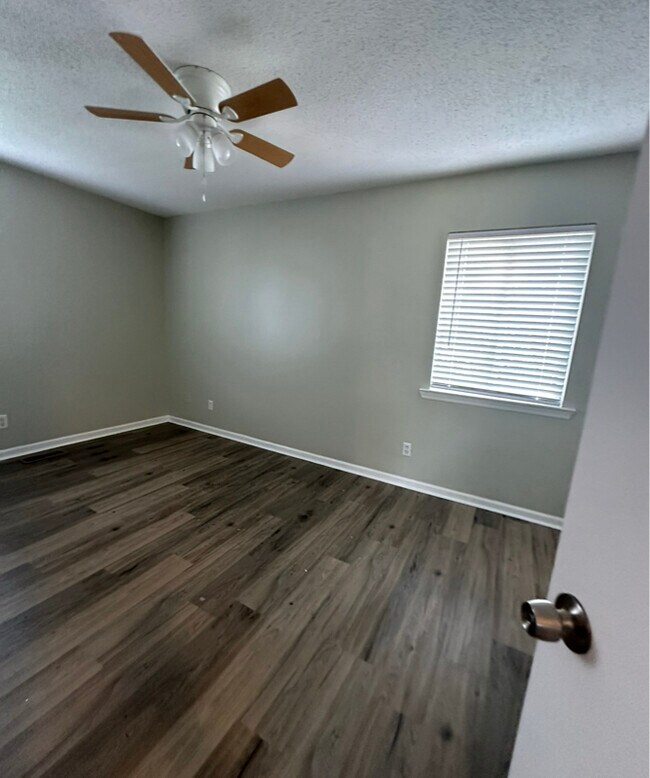 Building Photo - 5113 Ortega Cir NW