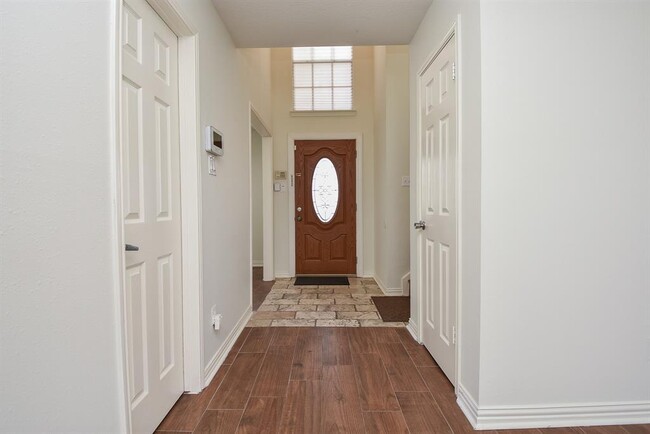 Building Photo - 4026 Almond Lake Dr