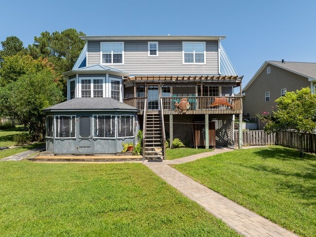 Building Photo - 645 Riva Ridge Rd