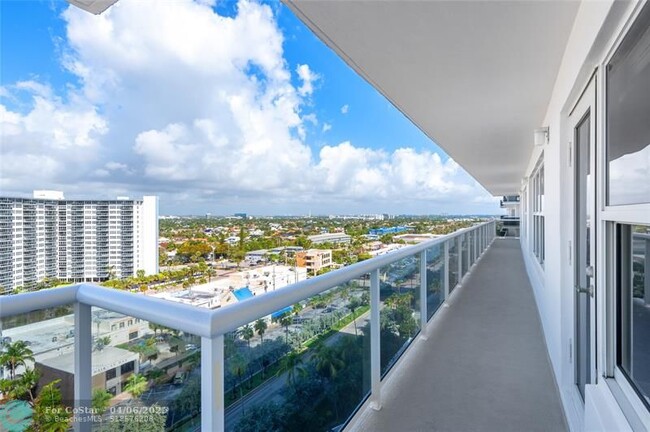 Building Photo - 3500 Galt Ocean Dr