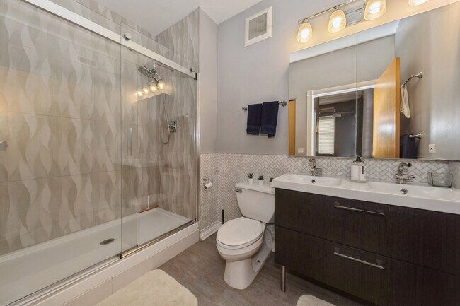 Building Photo - 2024 S Wabash Ave