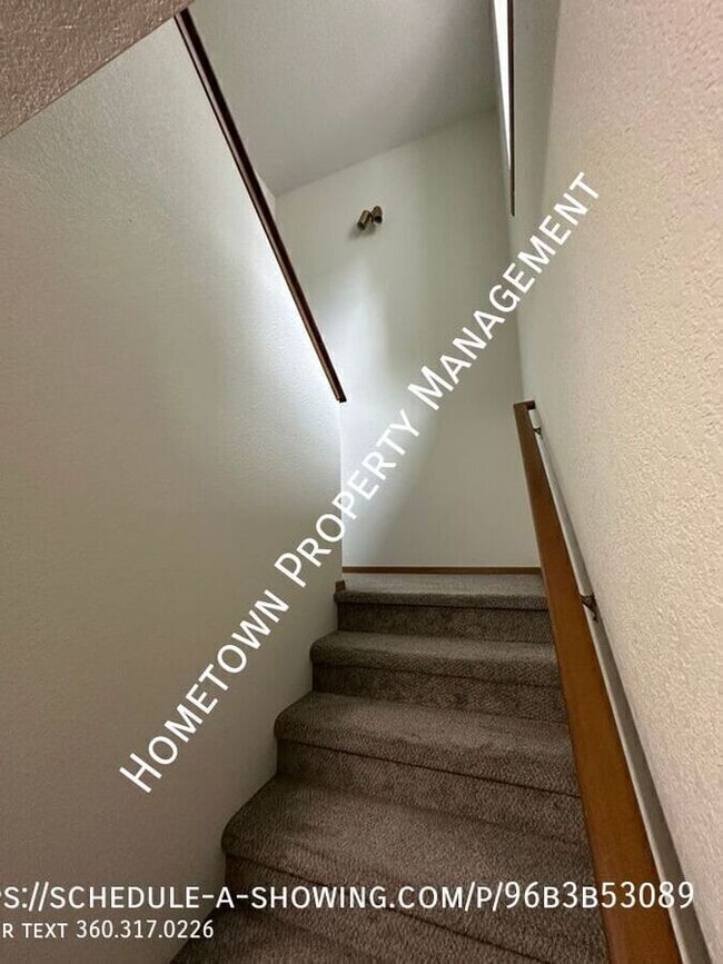 Building Photo - 1606 Sulky Dr SE