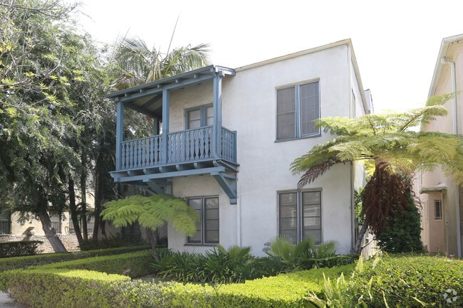 Primary Photo - 148 S Elm Dr