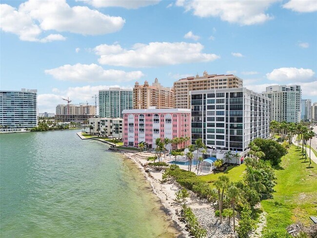 Building Photo - 11 Sunset Dr