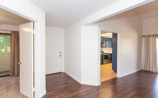 Building Photo - Renovated 3 bedroom 2 bath condo
