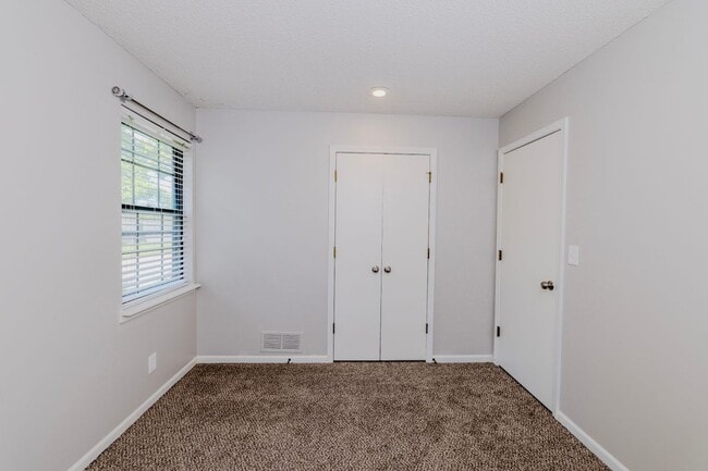 Building Photo - 6811 W 149th Terrace