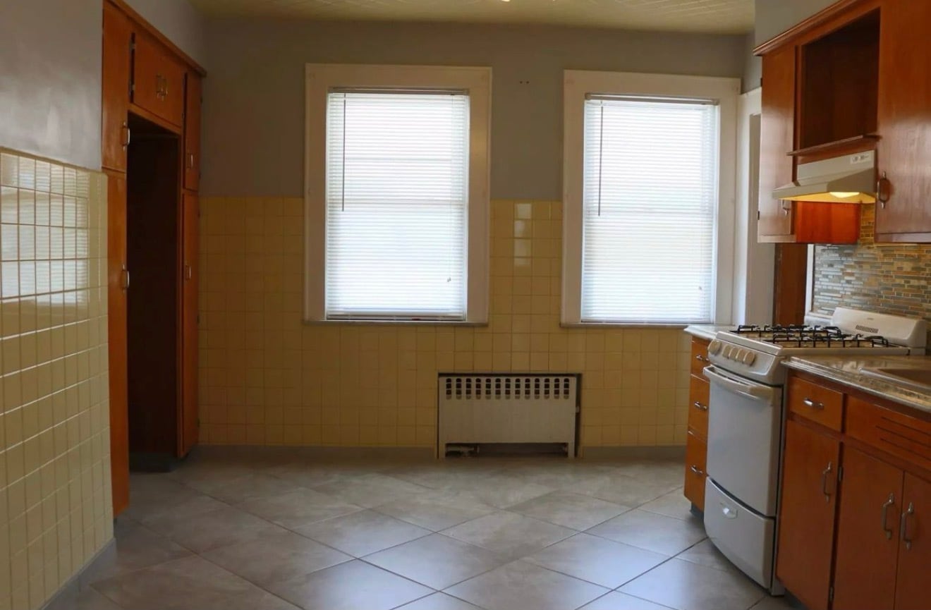 Building Photo - 454 N 7th St