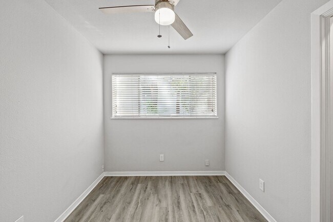 Building Photo - 2825 San Gabriel St