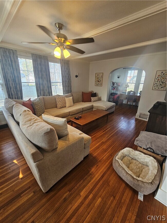 Building Photo - 204 S Broad St