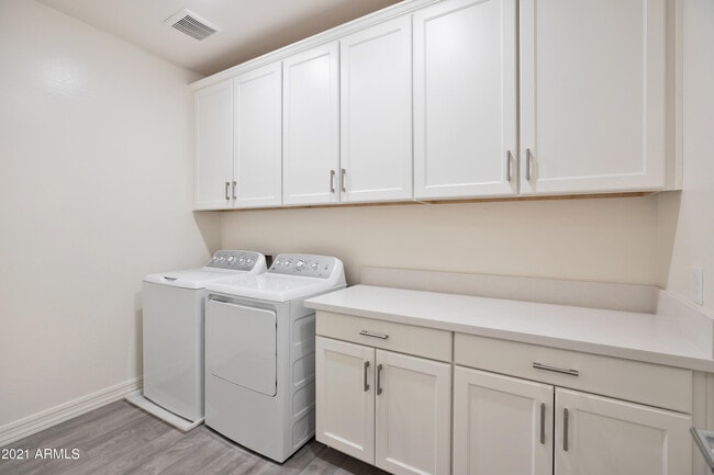 Building Photo - 7358 E Casitas Del Rio Dr