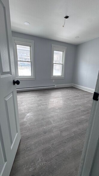 Building Photo - 8 W Abbott St