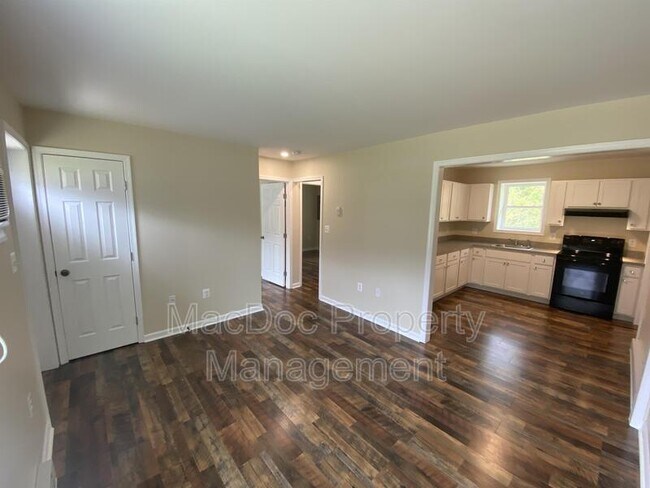 Building Photo - 114-116 Loch Lane Drive Apt 5