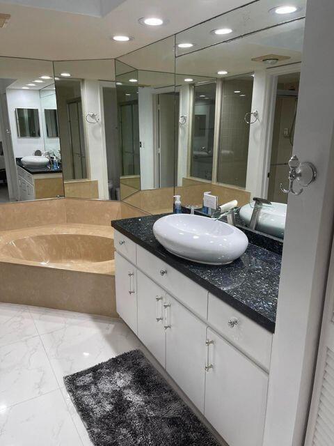 Building Photo - 7449 Glendevon Ln