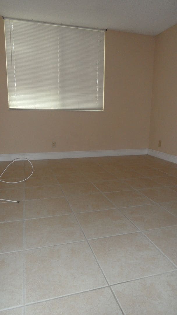 Building Photo - 10749 - Menkin LOJ 7-104 Condo
