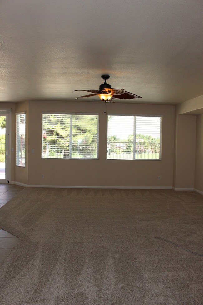 Building Photo - 14910 Via Messina Dr