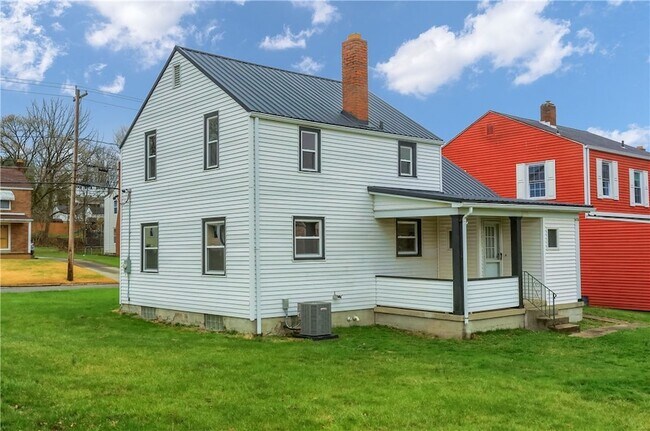 Building Photo - 740 Pershing St