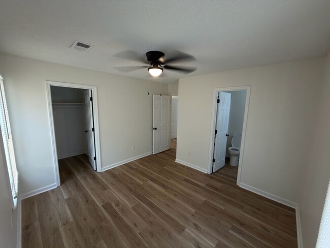 Building Photo - 129 Misty Oak Rd