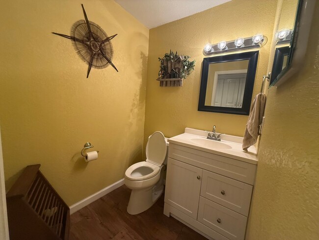 Building Photo - 5 Acre Home!!!!