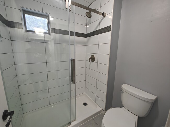 Building Photo - 351 Heritage Vlg