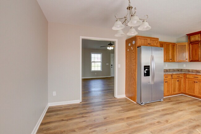 Building Photo - 51 Winding Oaks