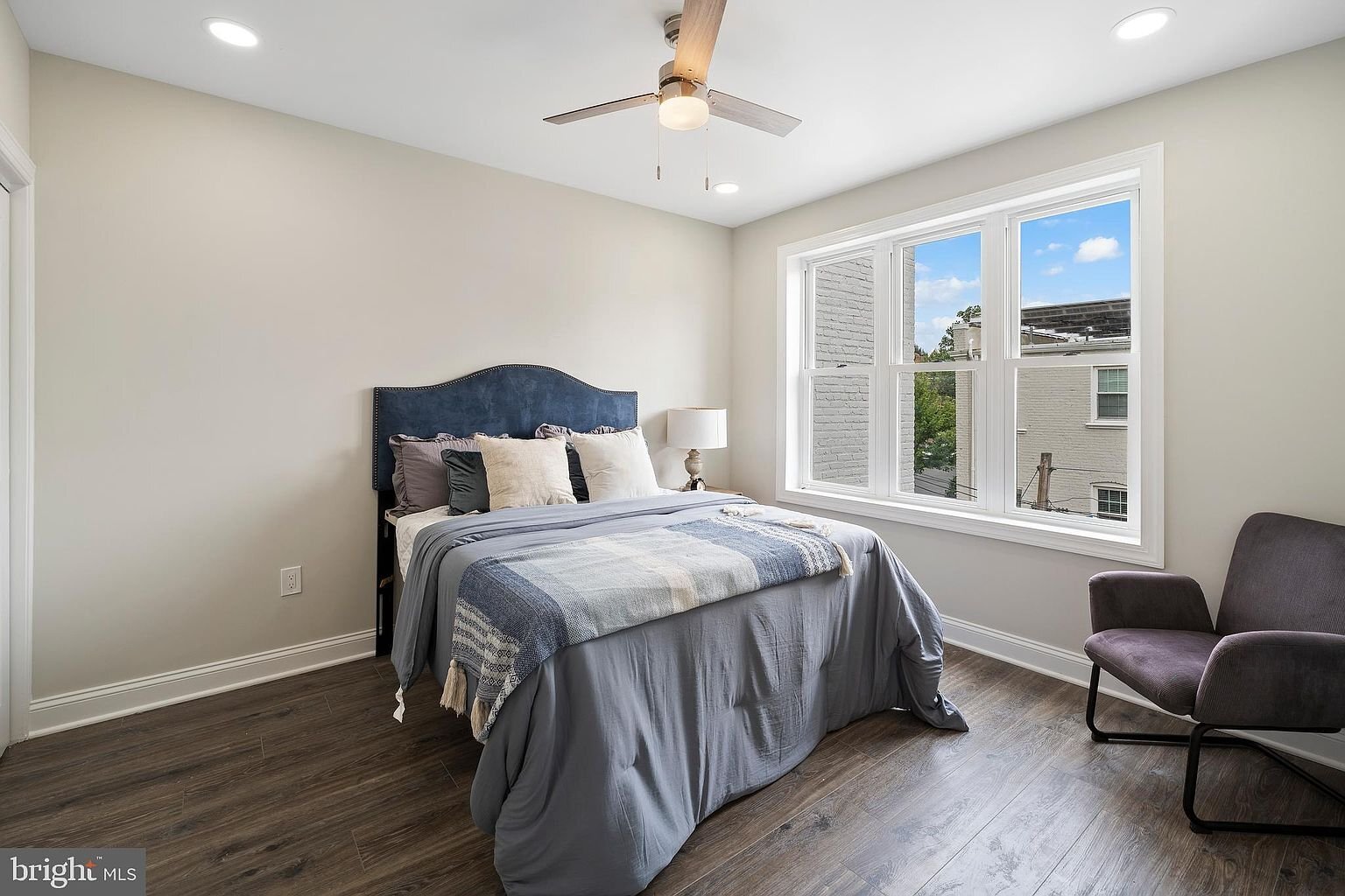 Building Photo - 202 Adams St NE